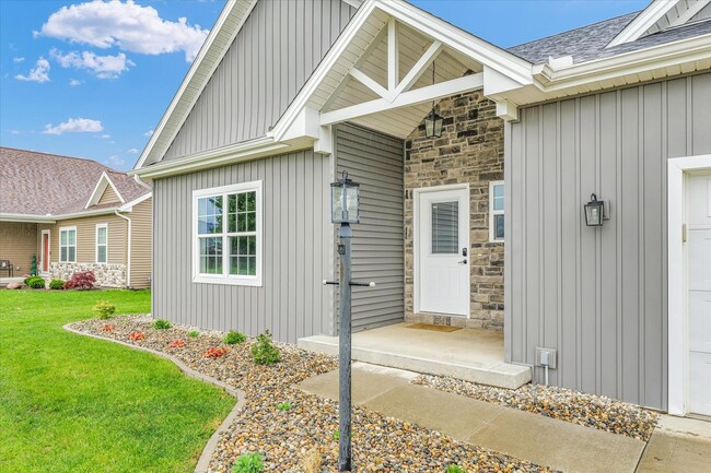 Building Photo - 3408 S Myra Ridge Dr