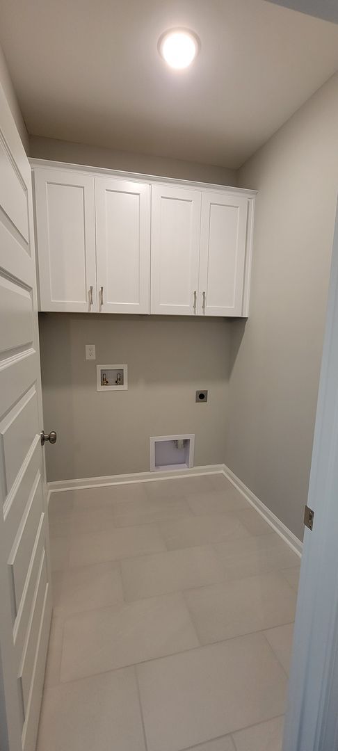 Building Photo - BEAUTIFUL HOME in the Desirable Hedgefield subdivision in Prattville.