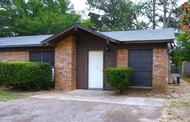 Building Photo - Economical 2 Bedroom Duplex in South Tyler-Lawn Care Included!