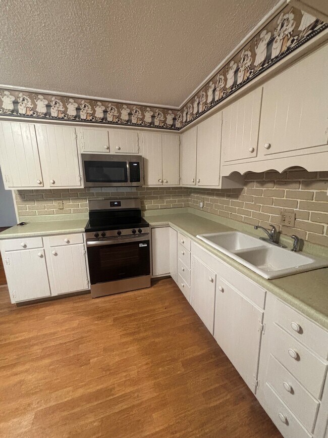 Building Photo - 389 Timrick Pl