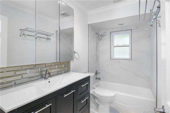 Building Photo - 4 Copaire Rd