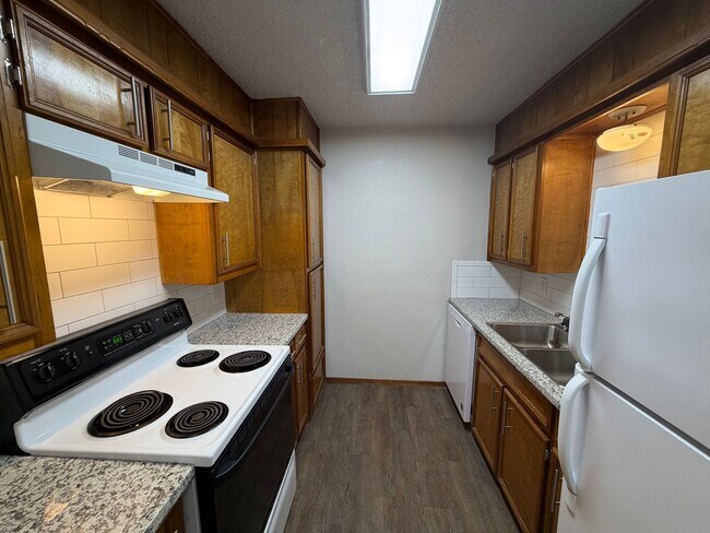 Building Photo - 7804 Avenue U