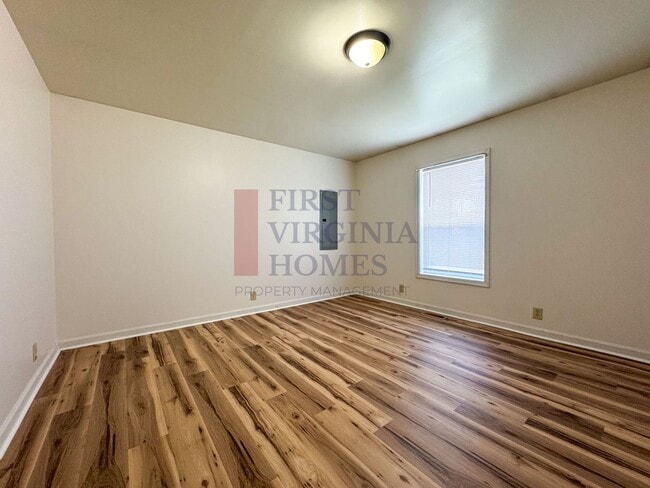 Building Photo - 3Bedroom/2Bath Home with High-Speed Firefly Internet