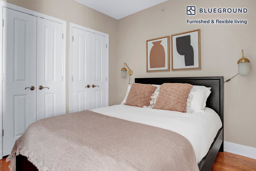 Building Photo - 425 L St NW