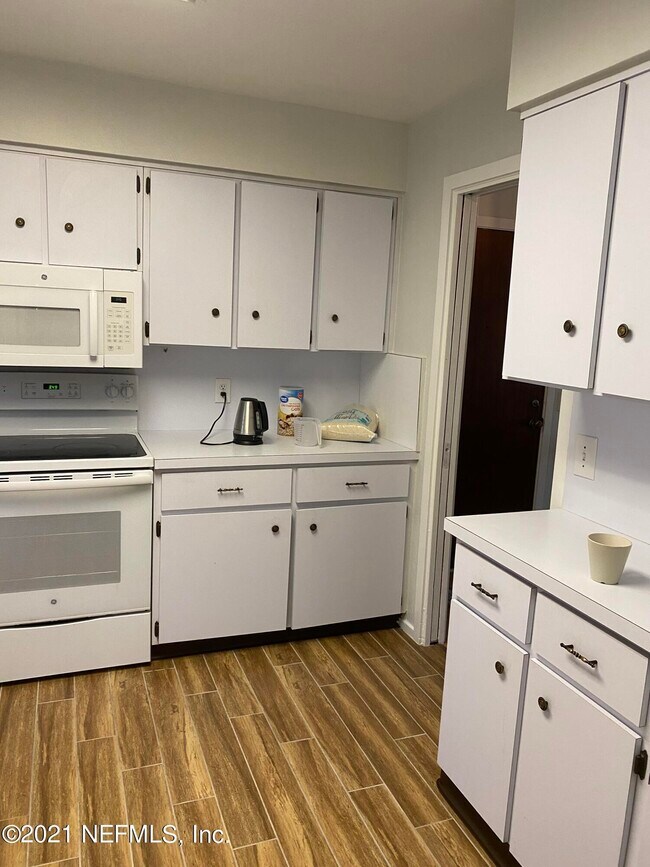 Building Photo - 7760 Las Palmas Way