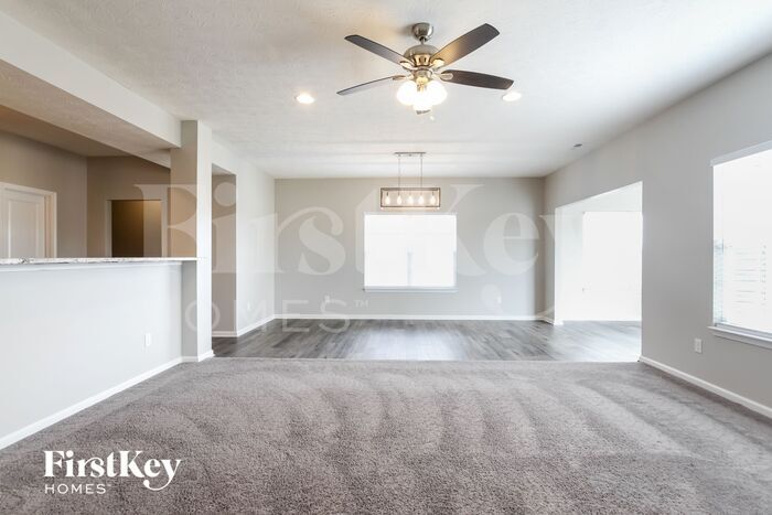 Building Photo - 380 Thunderwood Dr