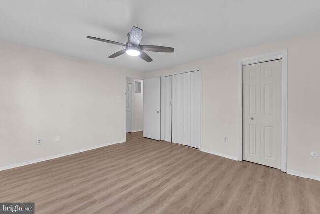 Building Photo - 40 Rittenhouse Dr