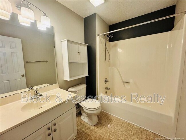Building Photo - 109 Vail Ct