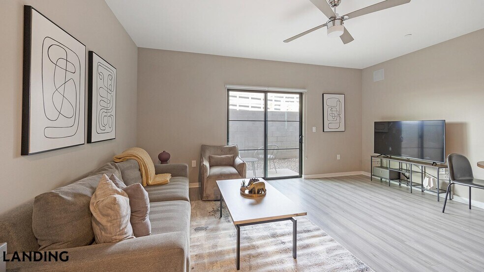 Building Photo - 402 W Lincoln St