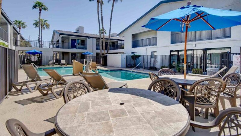 Building Photo - 4950 S Outlet Center Dr