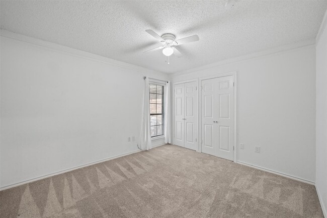 Building Photo - 1205 Olde Towne Dr