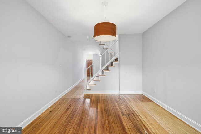 Building Photo - 914 N St NW