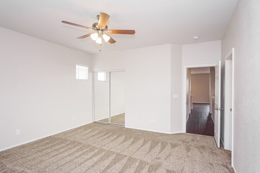 Building Photo - 6460 Hamilton Grove Ave