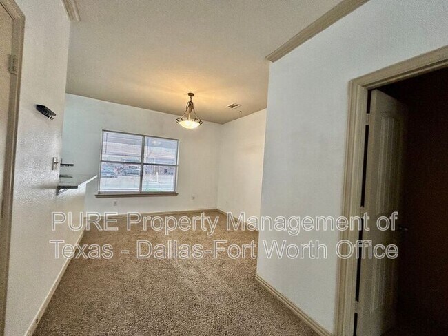 Building Photo - 2312 Calendar Ct