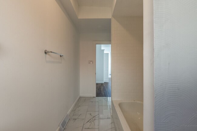 Building Photo - 4415 Garwood Way