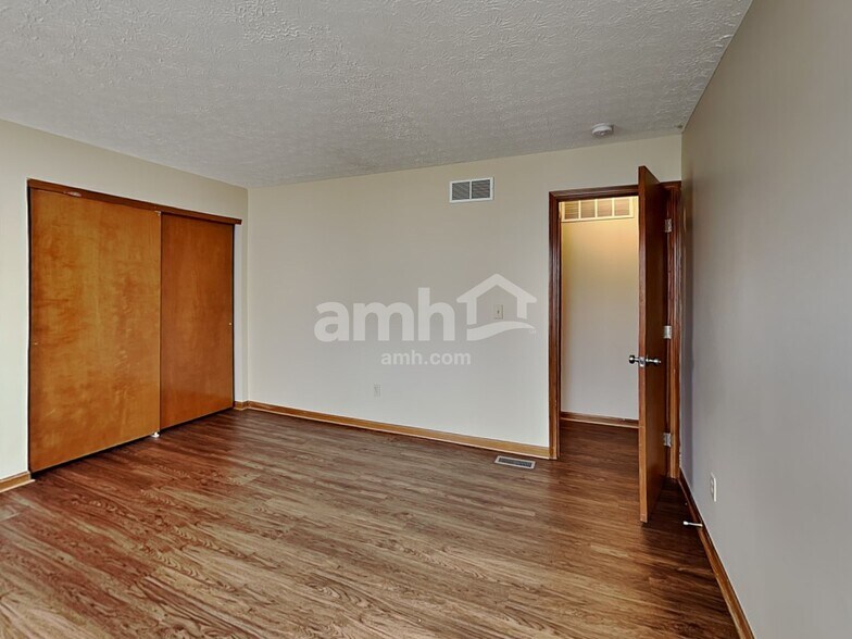 Building Photo - 350 Timber Ridge Dr