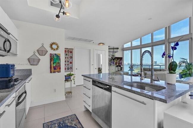 Building Photo - 888 Biscayne Blvd