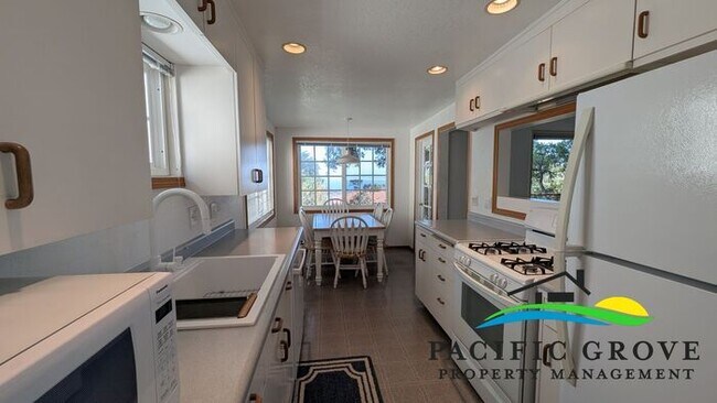 Building Photo - Charming New Monterey Home with Bay Views with all utilities included