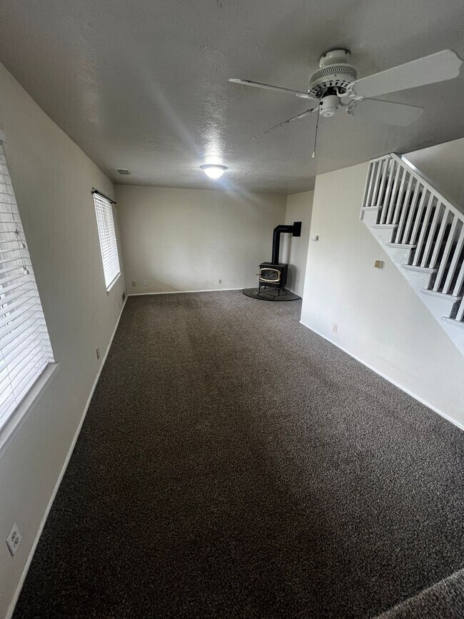 Building Photo - 739 S Arthur Ave