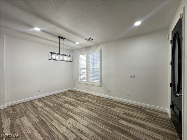 Building Photo - 9501 Ironsend St