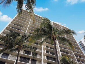 Building Photo - 2625 Collins Ave
