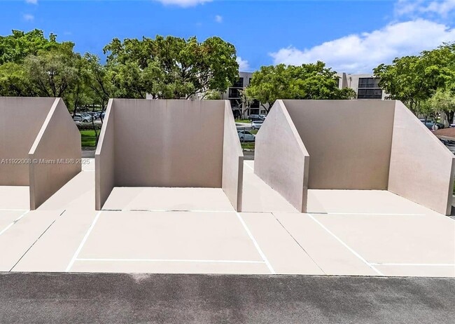 Building Photo - 8760 SW 133rd Avenue Rd