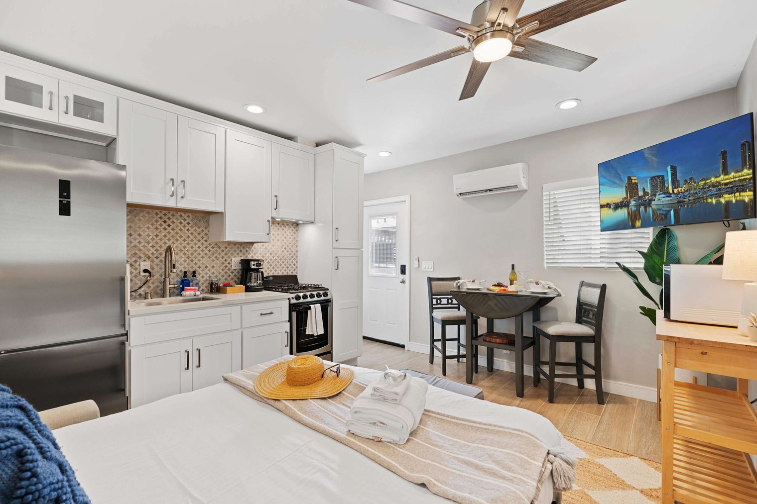 Building Photo - 4744 Del Monte Ave