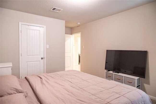 Building Photo - 18226 Mulberry Spring Cir