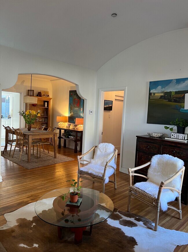 Building Photo - 9639 Farragut Dr