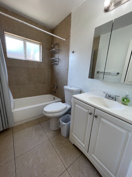Building Photo - 2715 W Tuckey Ln