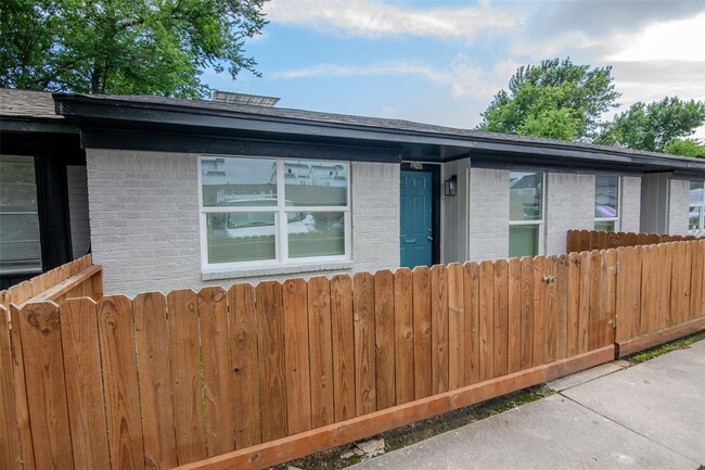 Primary Photo - 1623 Northwood St