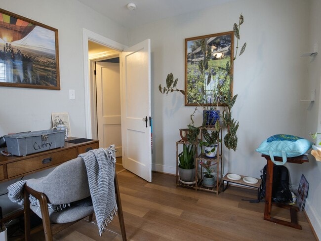 Building Photo - Prime Location 3 Bed 2 Bath Home *Available after April 10 2026*