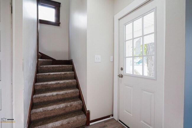 Building Photo - Spacious 3 Bed, 2 Bath in Newark - Move-In...
