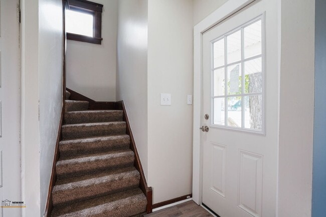 Building Photo - Spacious 3 Bed, 2 Bath in Newark - Move-In Ready