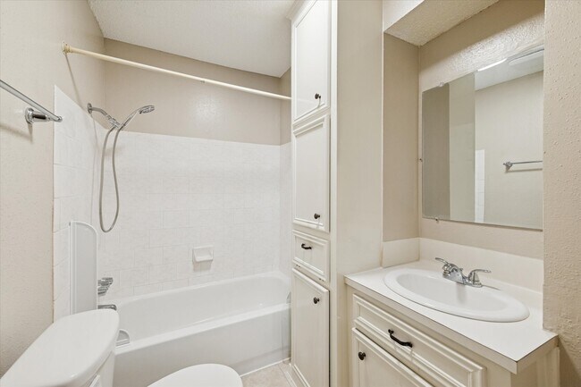 Building Photo - 14722 Brown Rd