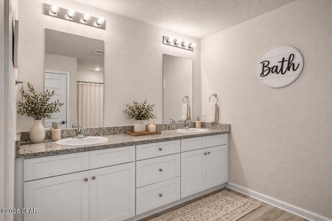 Building Photo - 7504 Delancey St