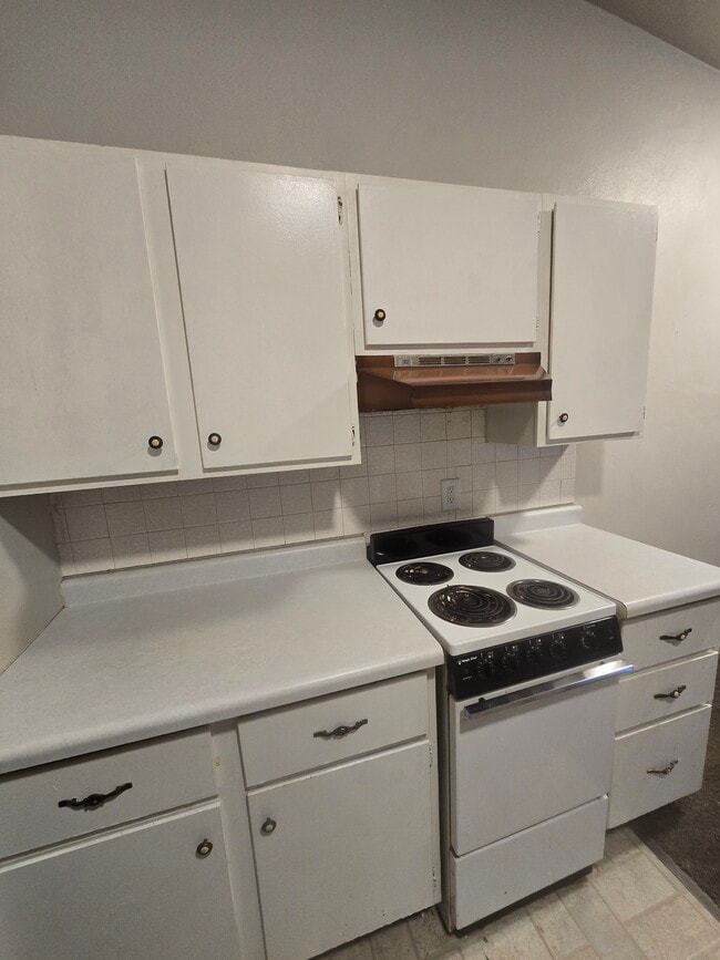 Building Photo - Lincoln unit 808