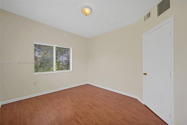 Building Photo - 109 NW 6th Ave