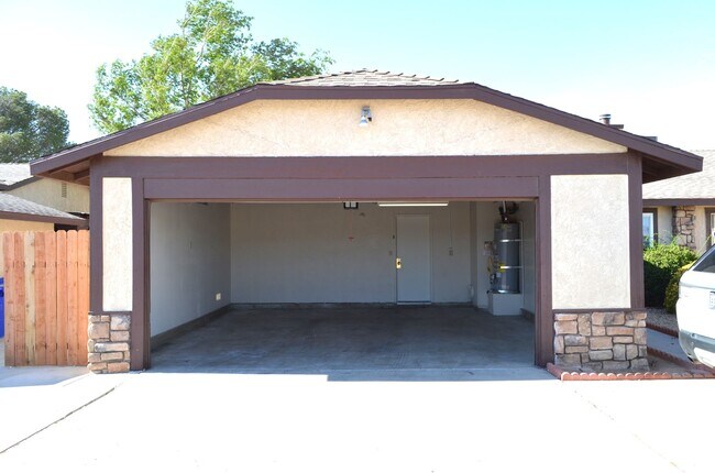 Building Photo - 123