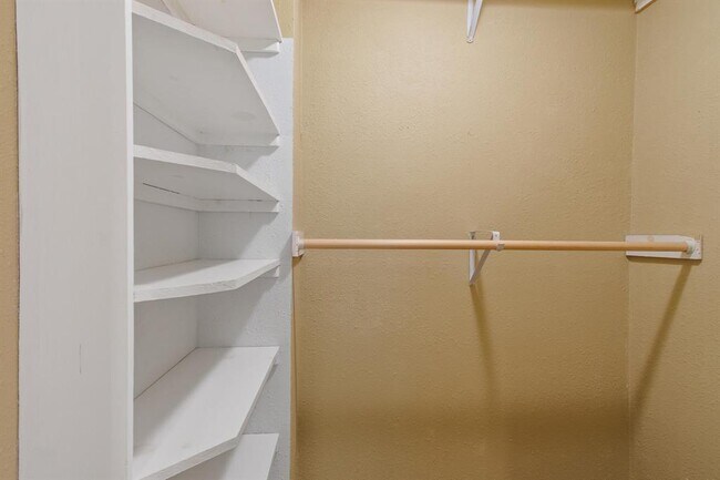 Building Photo - 11123 Henge Dr