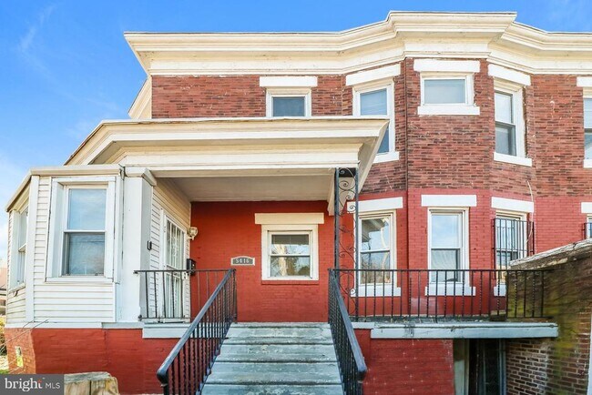Building Photo - 5416 Thomas Ave