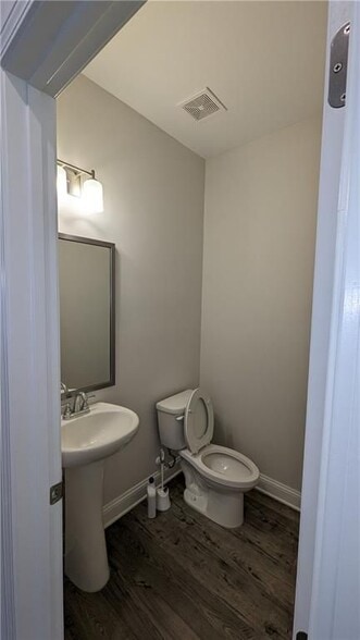 Building Photo - 331 Brookstone Trl