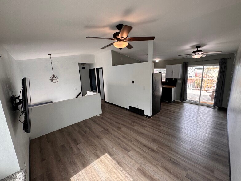 Building Photo - 7624 Montarbor Dr