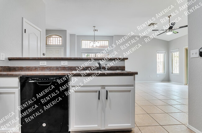 Building Photo - 2042 E Calle Arroyo Lindo