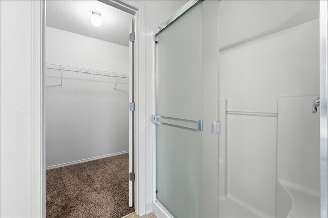 Building Photo - 12811 NE 49TH WAY