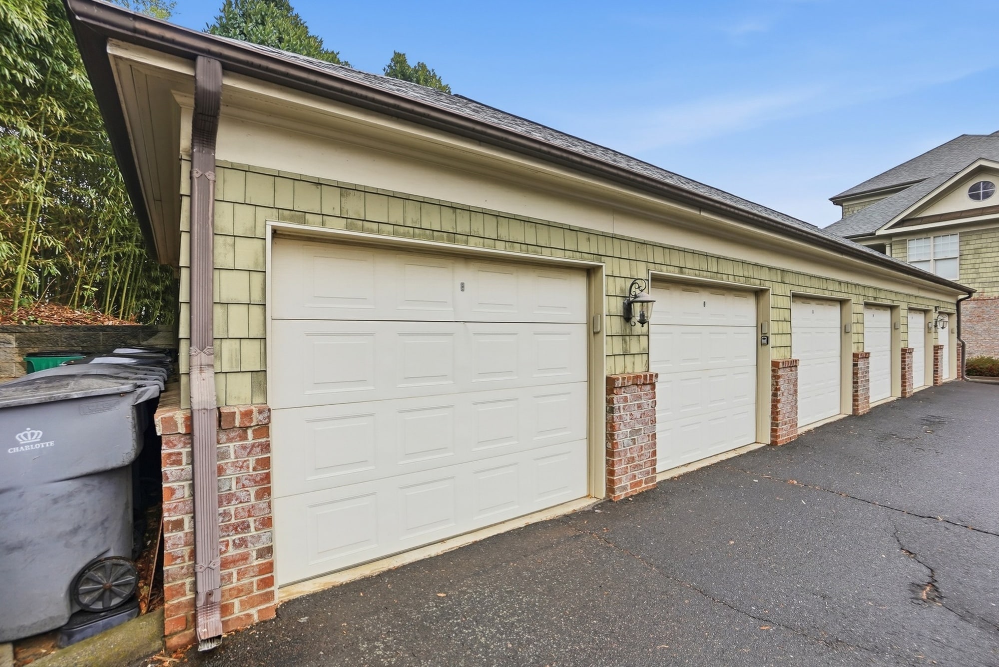 private 1 car garage - 1117 Park West Dr