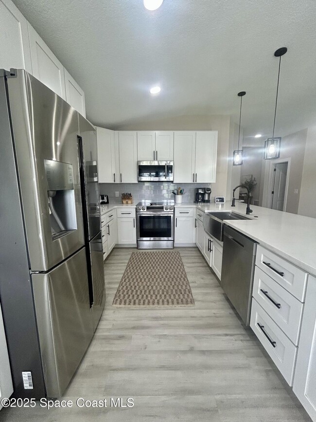 Building Photo - 210 Wickham Lakes Dr