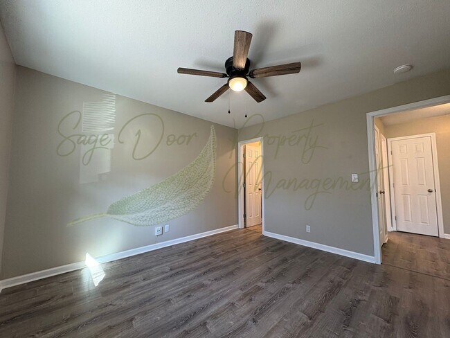 Building Photo - TOWNHOUSE IN BLUE SPRINGS!!!