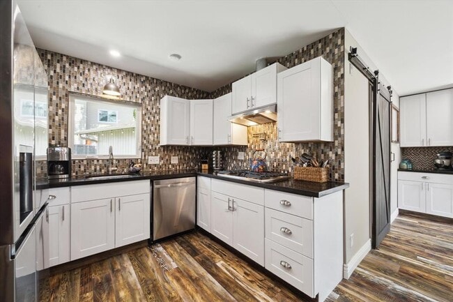 Building Photo - 18438 Point Lookout Dr