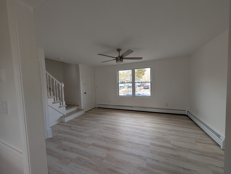 Building Photo - 246 Bonin St